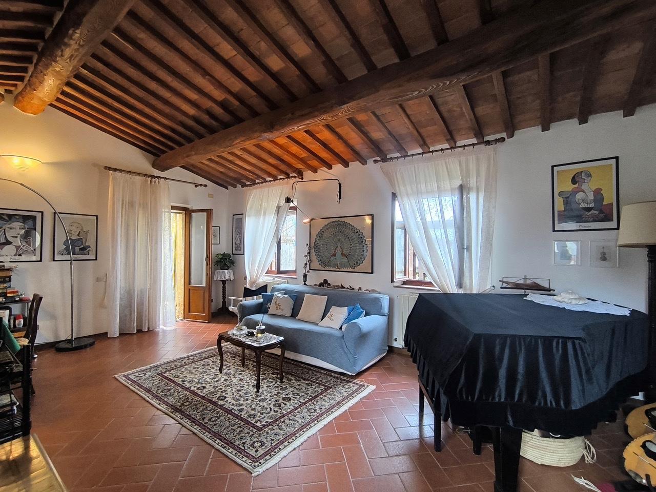 Quadrilocale con giardino, Castelnuovo Berardenga bossi