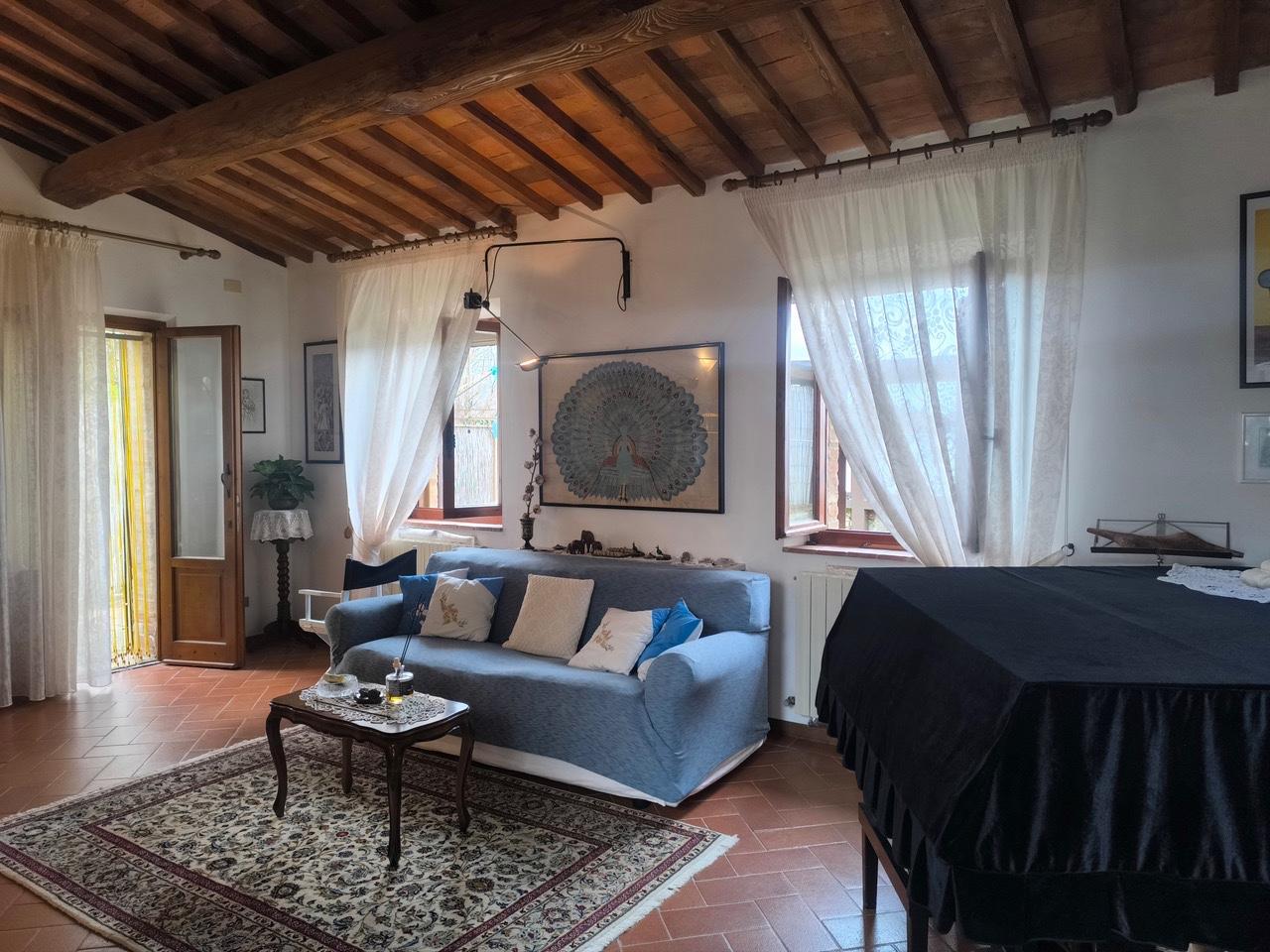 Quadrilocale con giardino, Castelnuovo Berardenga bossi