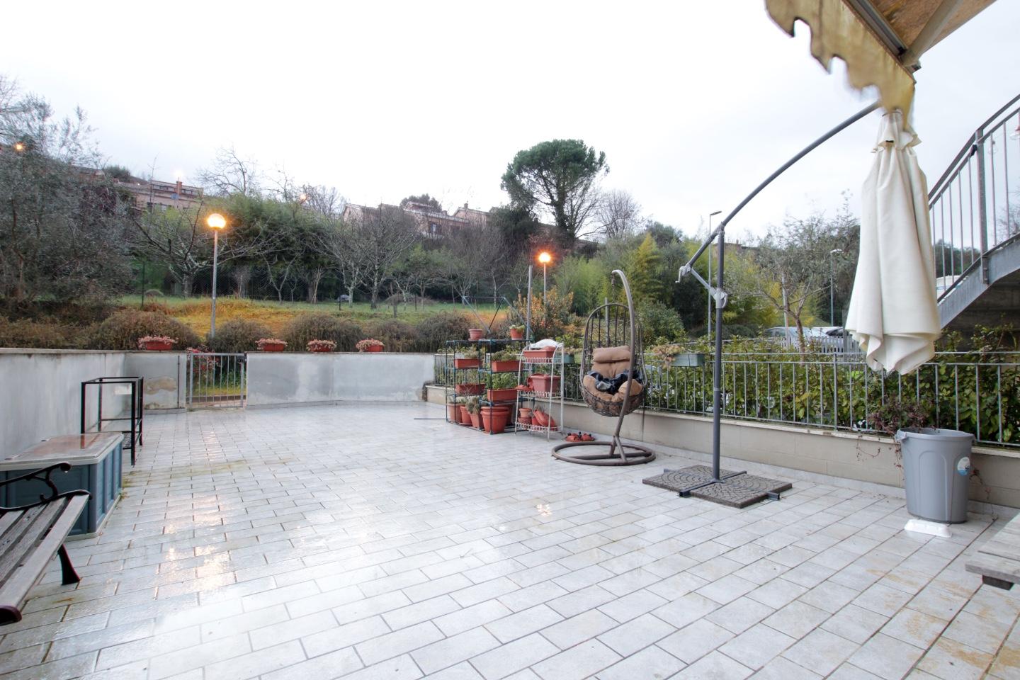 Appartamento con giardino, Monteriggioni uopini