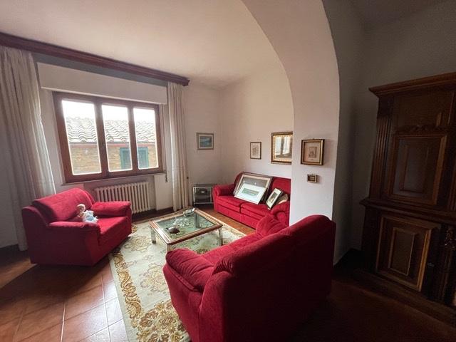 Appartamento con giardino a Monticiano