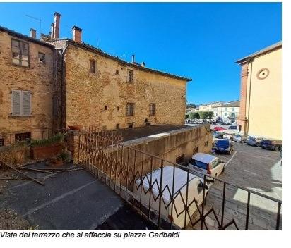 Stabile/Palazzo con terrazzo a Sinalunga