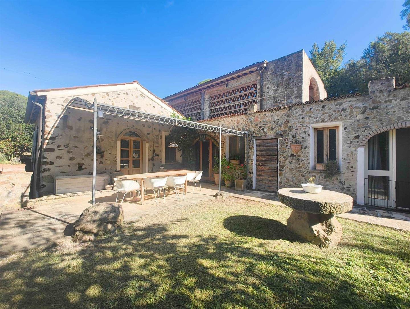 Villa con giardino, Capoliveri lacona