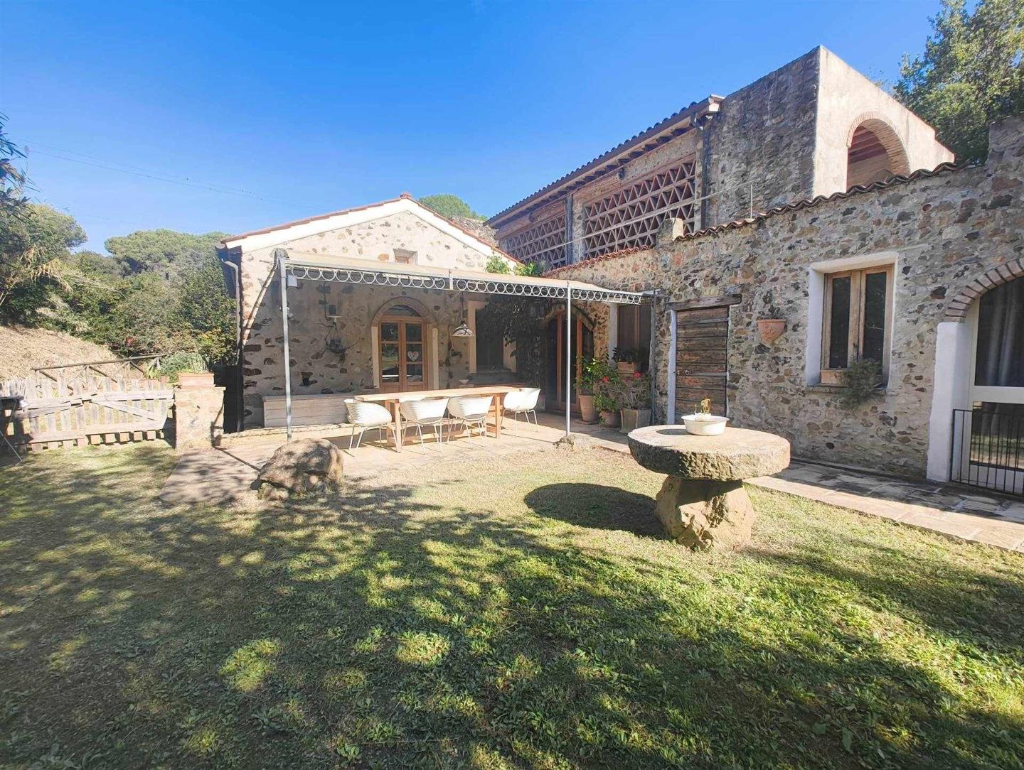 Villa con giardino, Capoliveri lacona