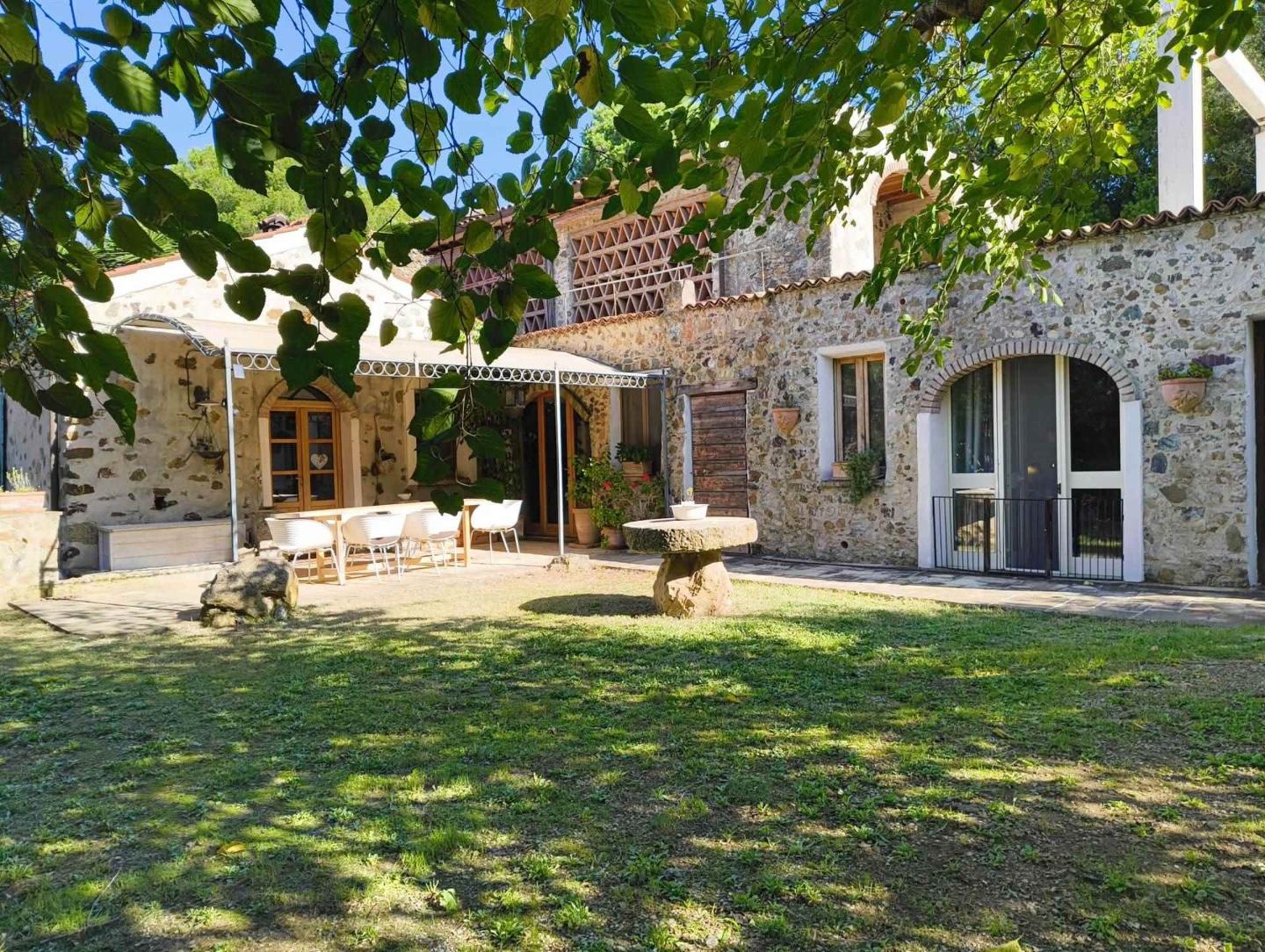 Villa con giardino, Capoliveri lacona