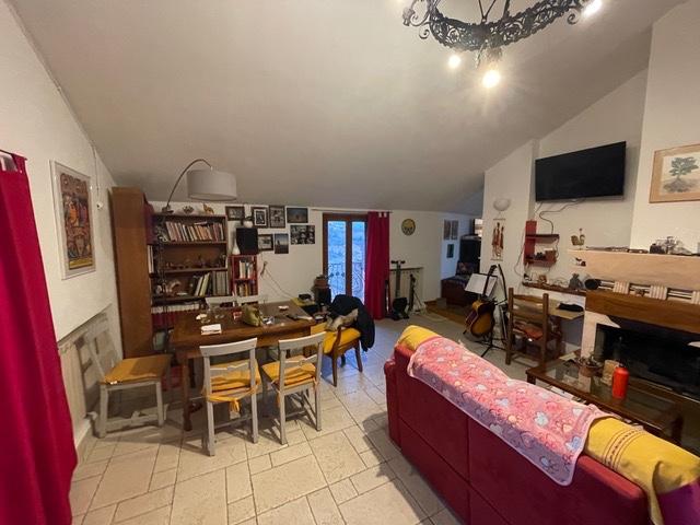 Appartamento con terrazzo, Siena costalpino