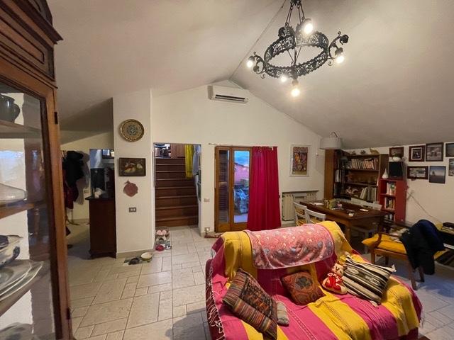 Appartamento con terrazzo, Siena costalpino