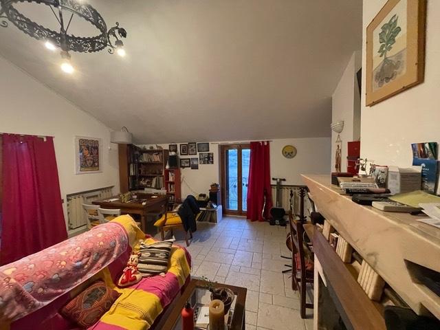 Appartamento con terrazzo, Siena costalpino