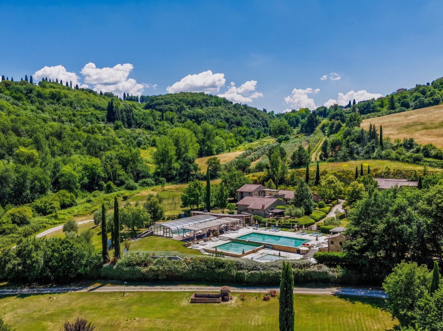 Rustico con giardino a Casole d'Elsa