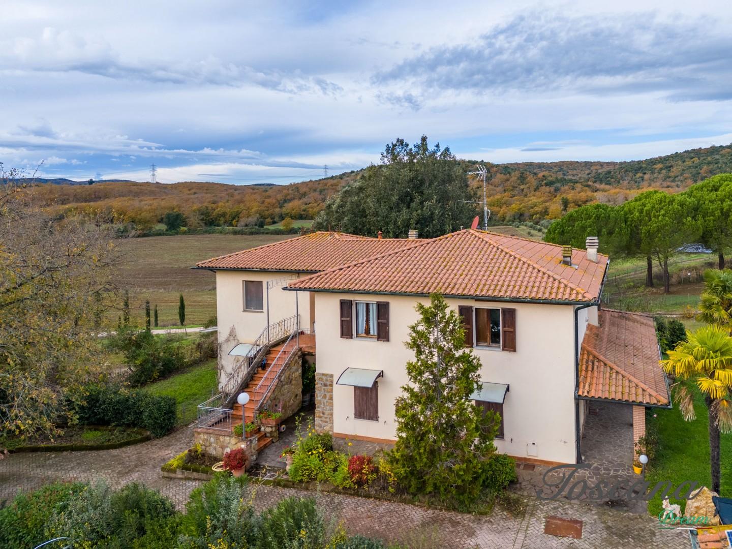 Rustico con terrazzo a Massa Marittima