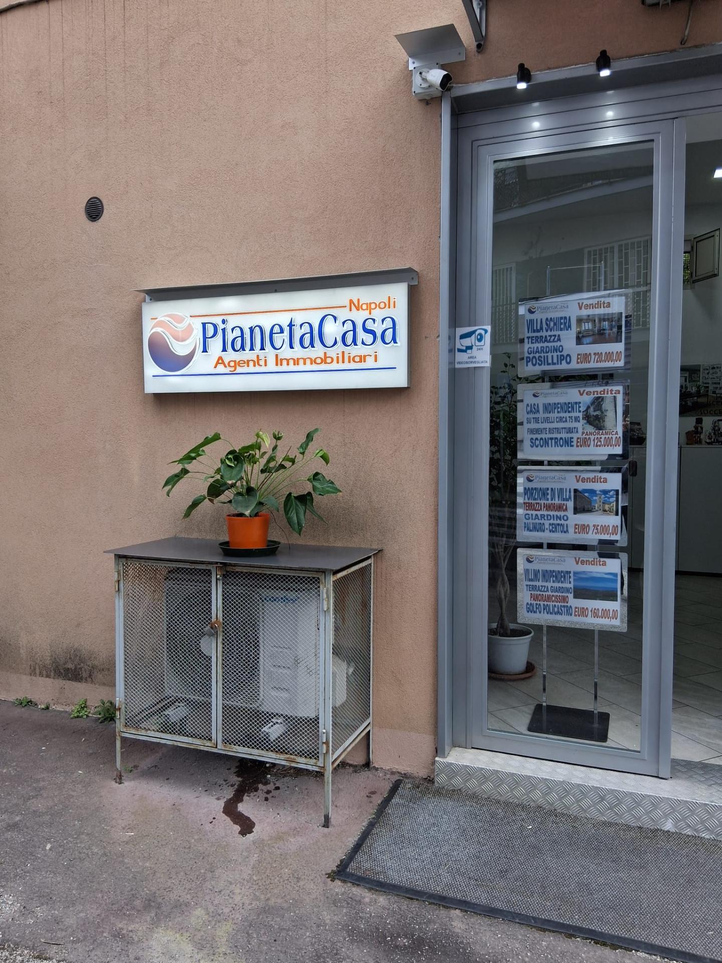 Negozio in affitto, Napoli vomero