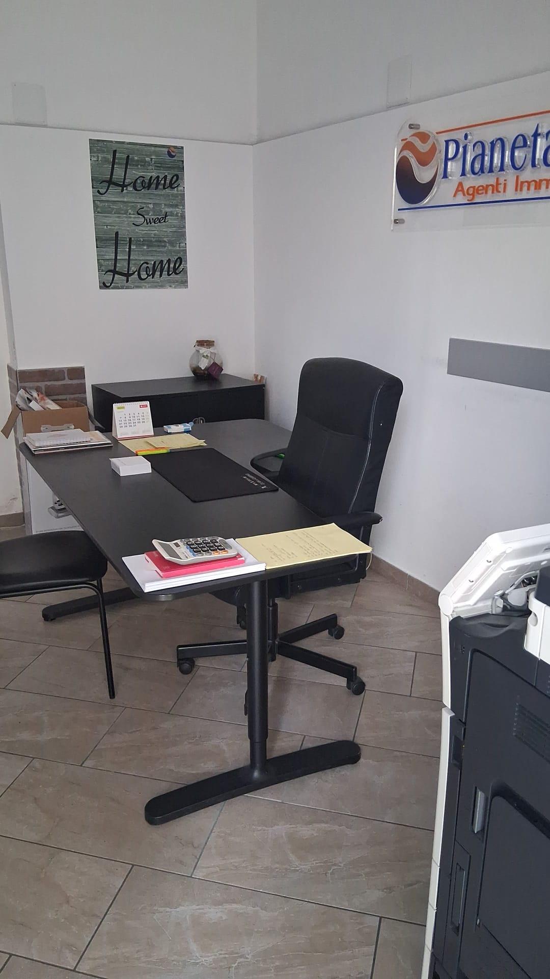 Negozio in affitto, Napoli vomero