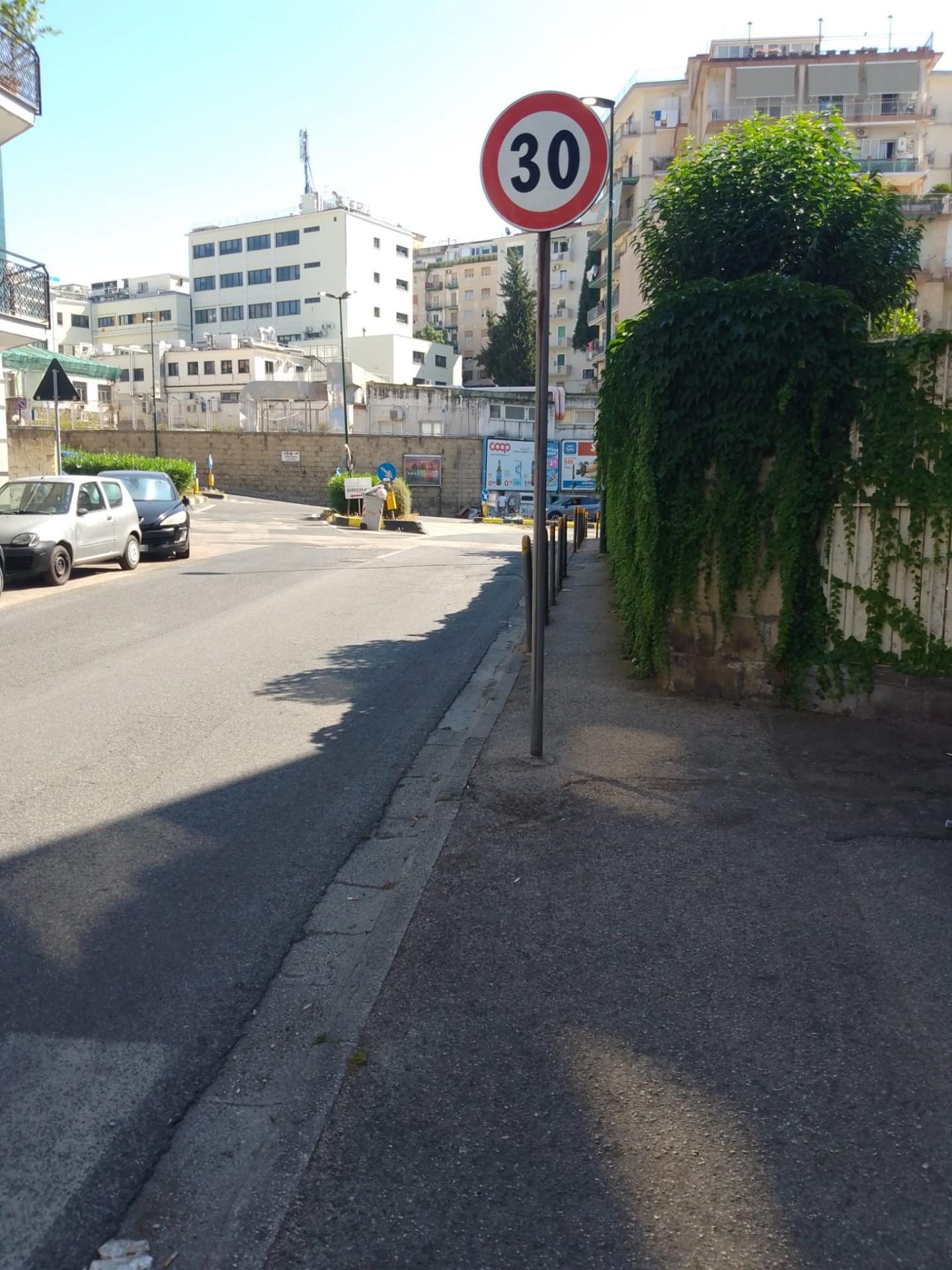 Negozio ristrutturato, Napoli vomero