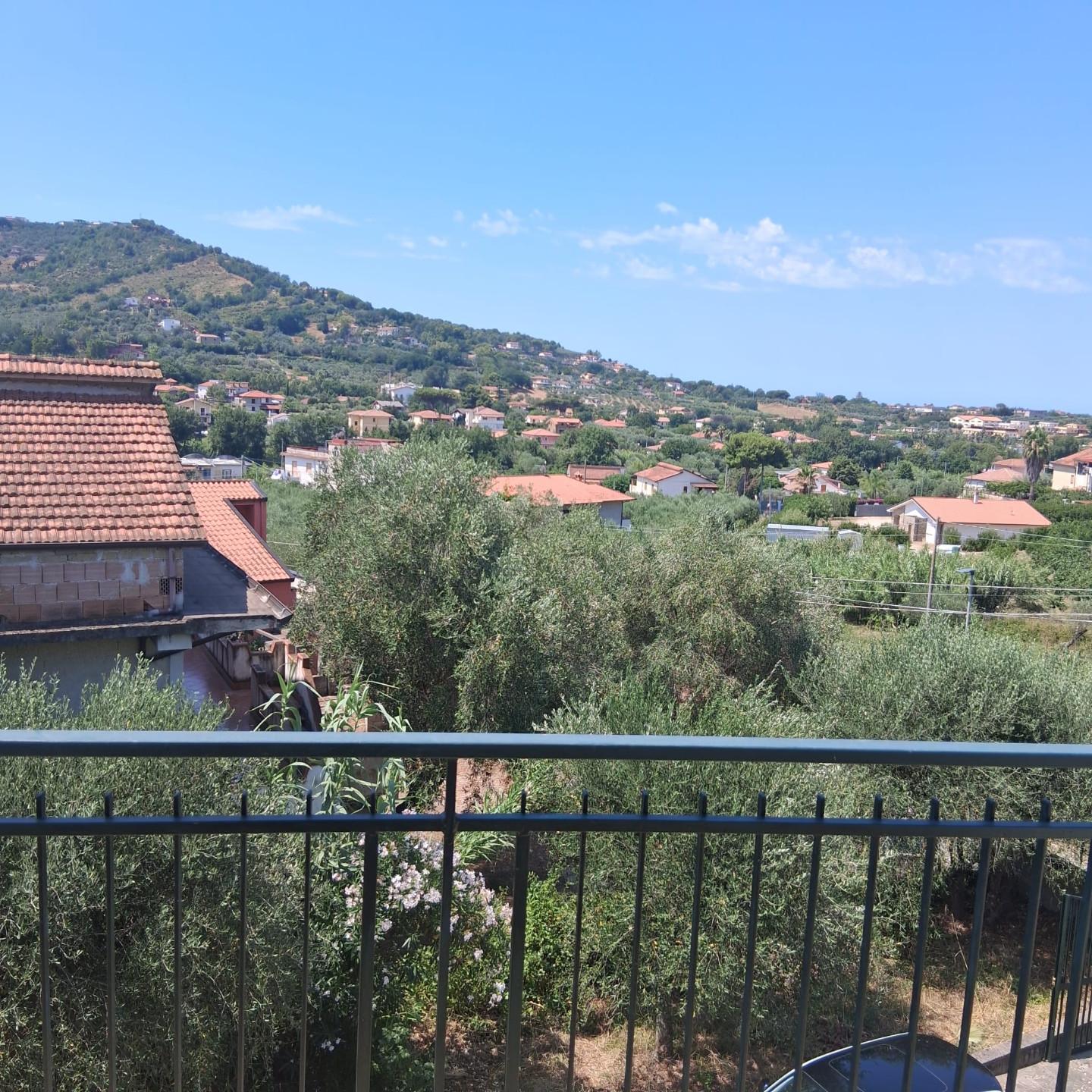 Villa con giardino, Castellabate lago