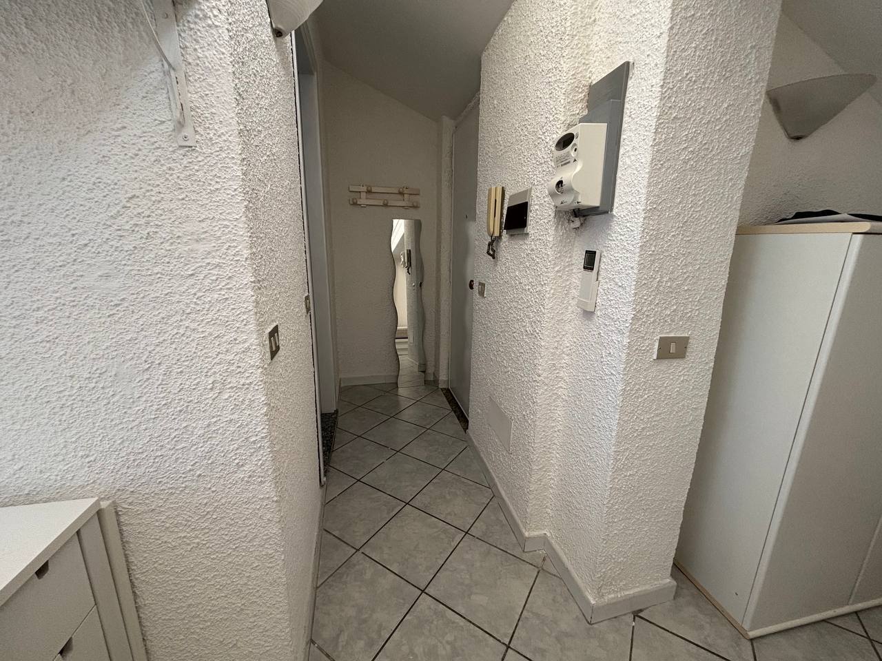 Appartamento con terrazzo in via grossich 30, Milano