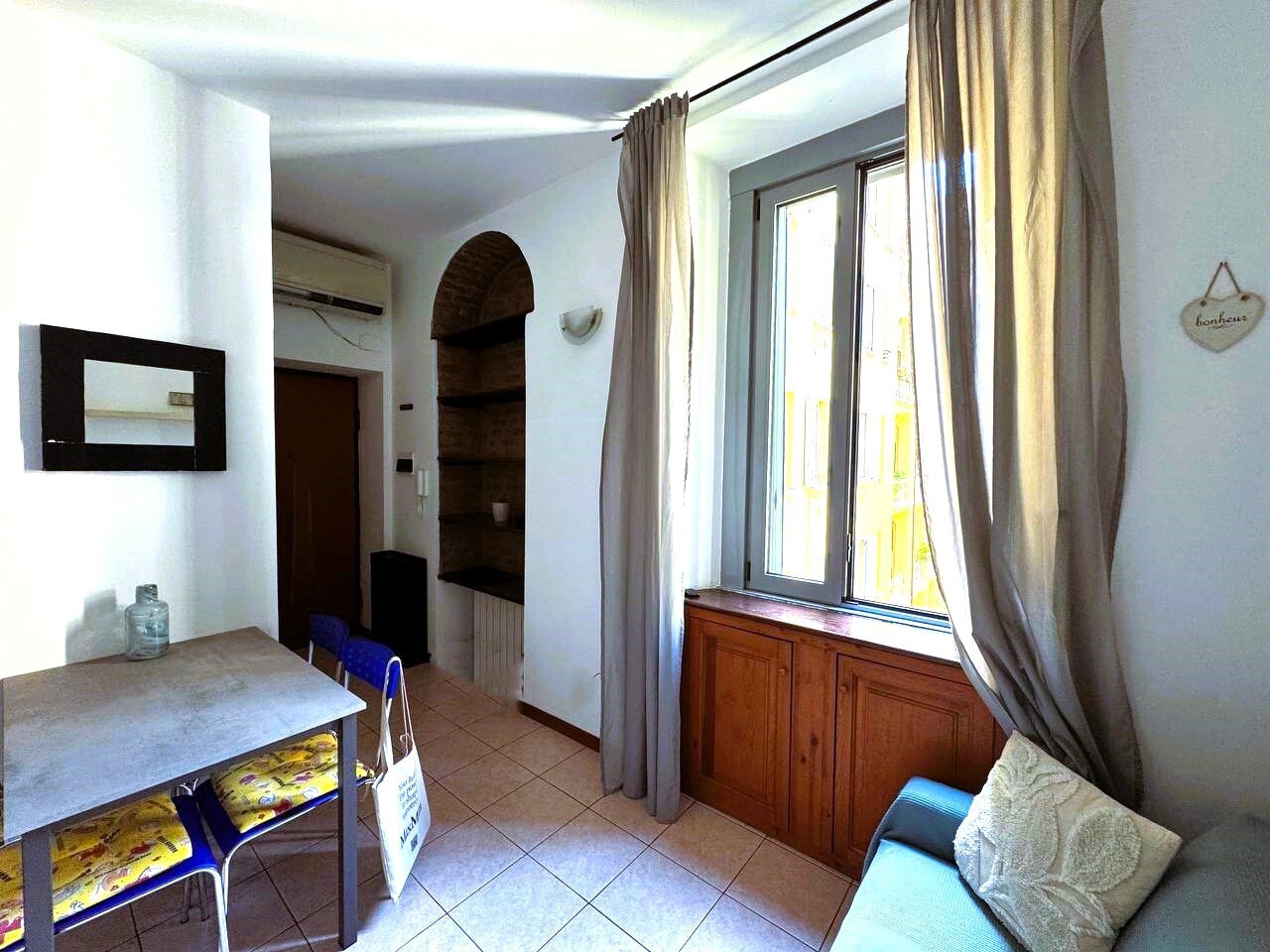 Appartamento con giardino in via plinio 47, Milano
