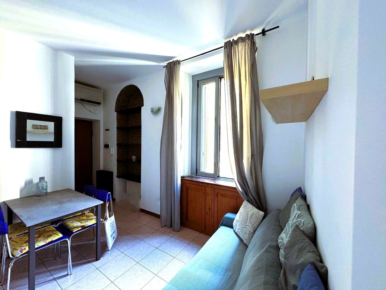 Appartamento con giardino in via plinio 47, Milano
