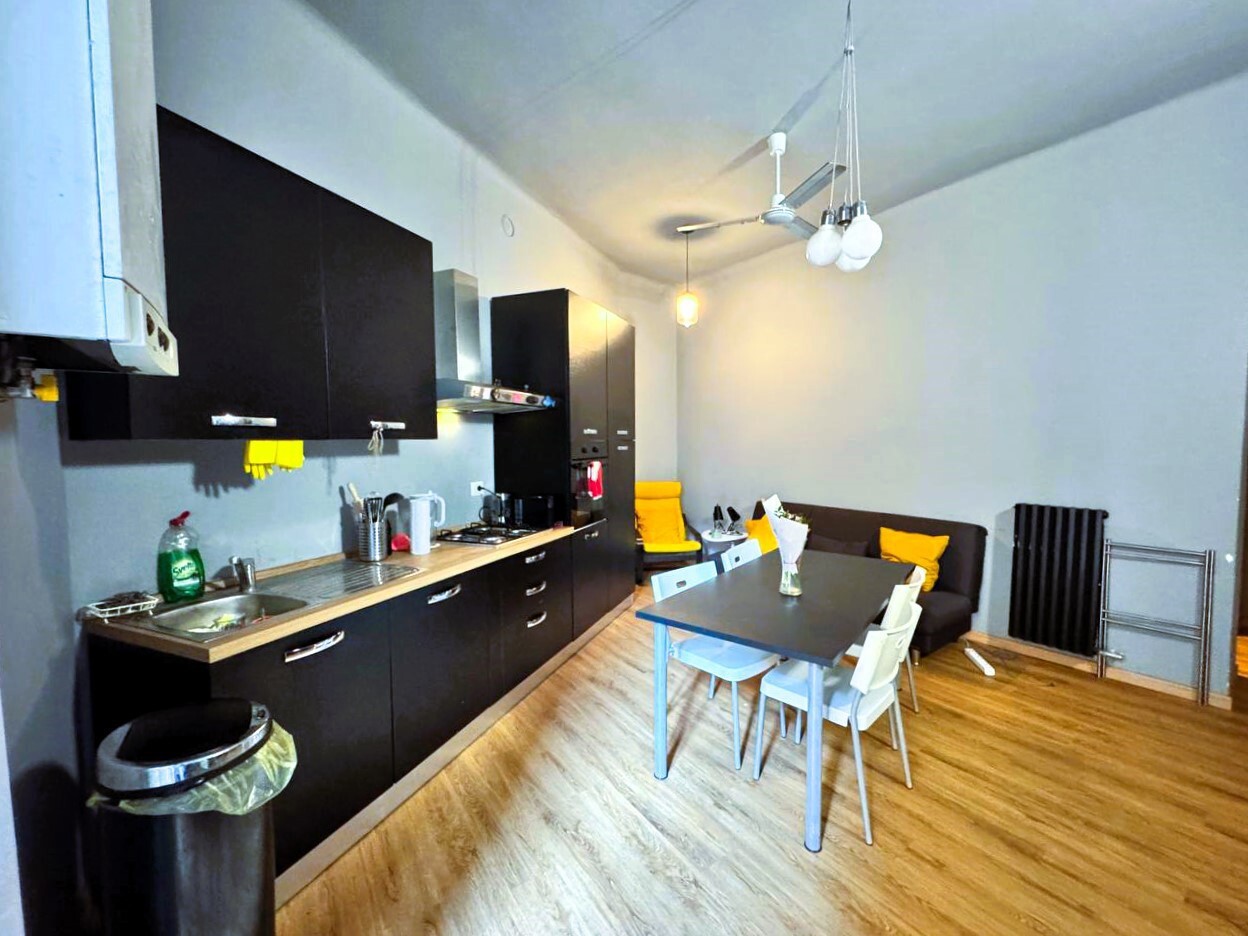 Appartamento con giardino in via orti 4, Milano