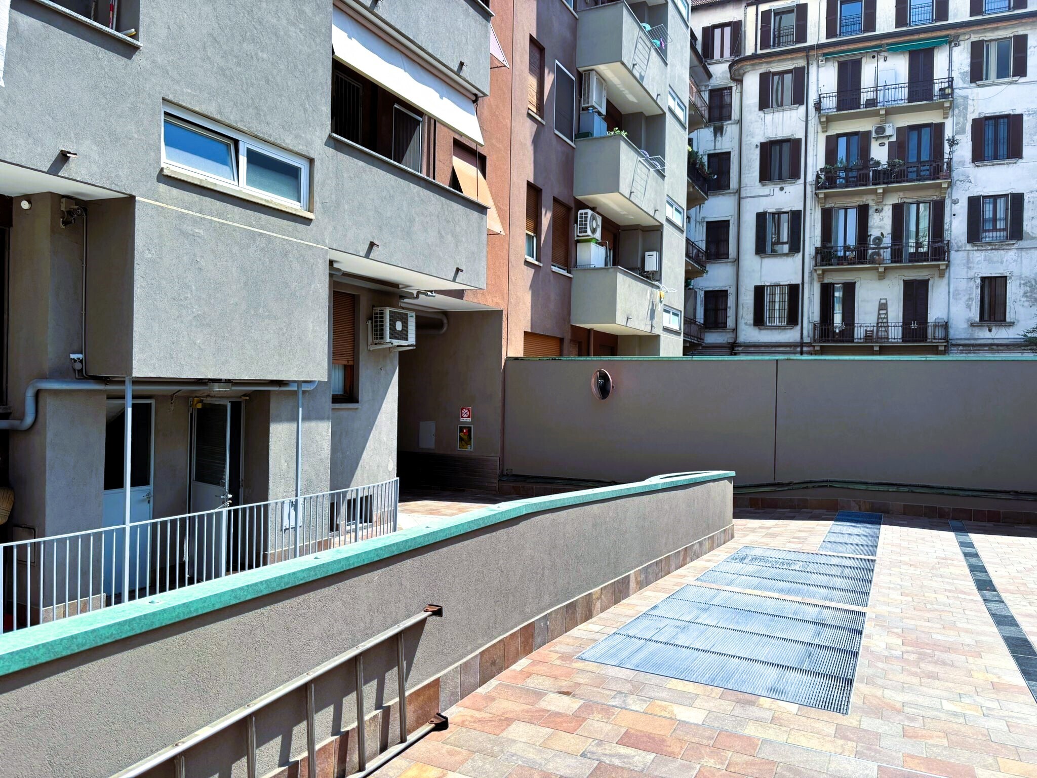 Box/Garage 14mq in vendita in via benedetto marcello 5, Milano