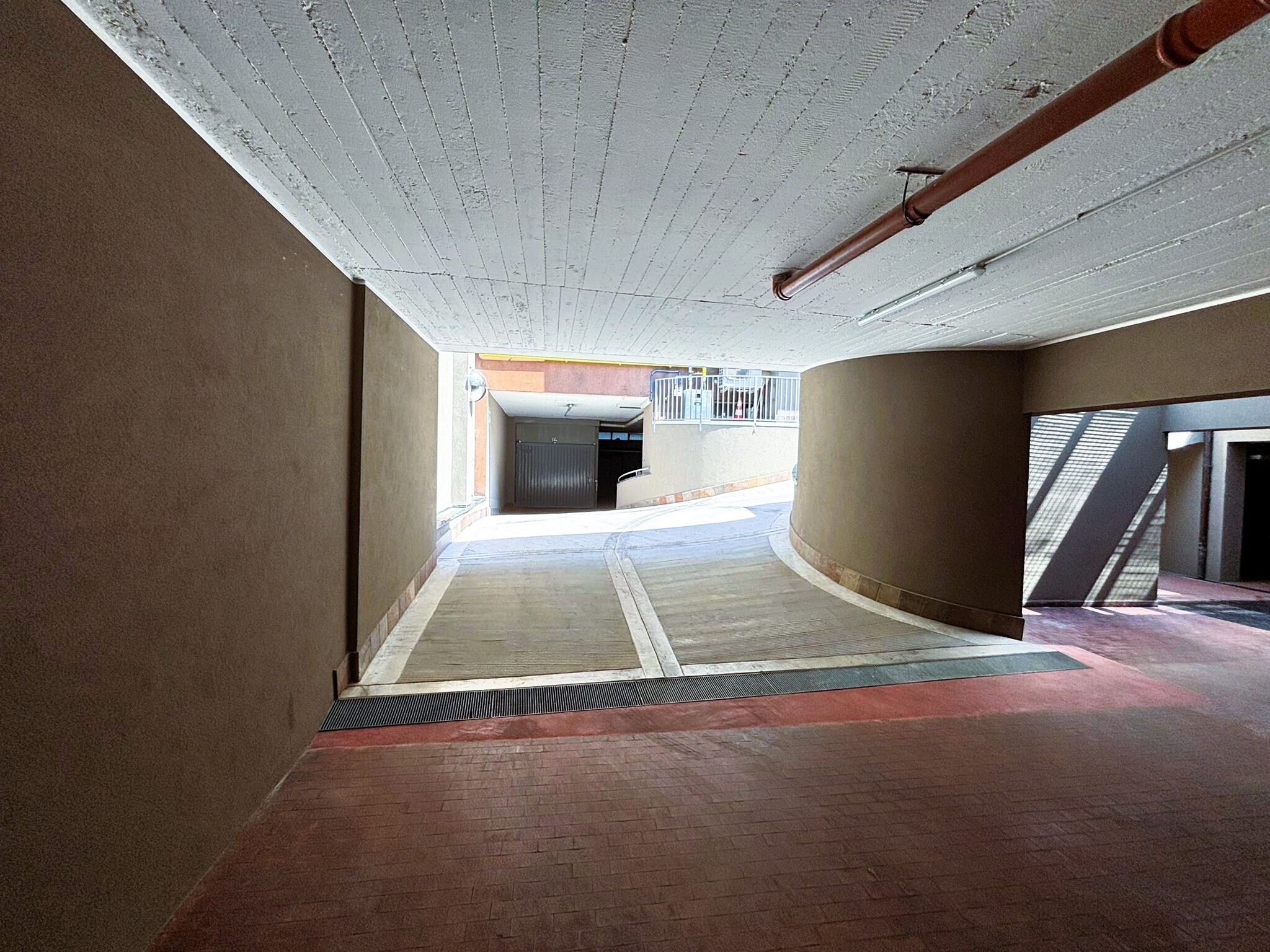 Box/Garage 12mq in vendita in via benedetto marcello 5, Milano