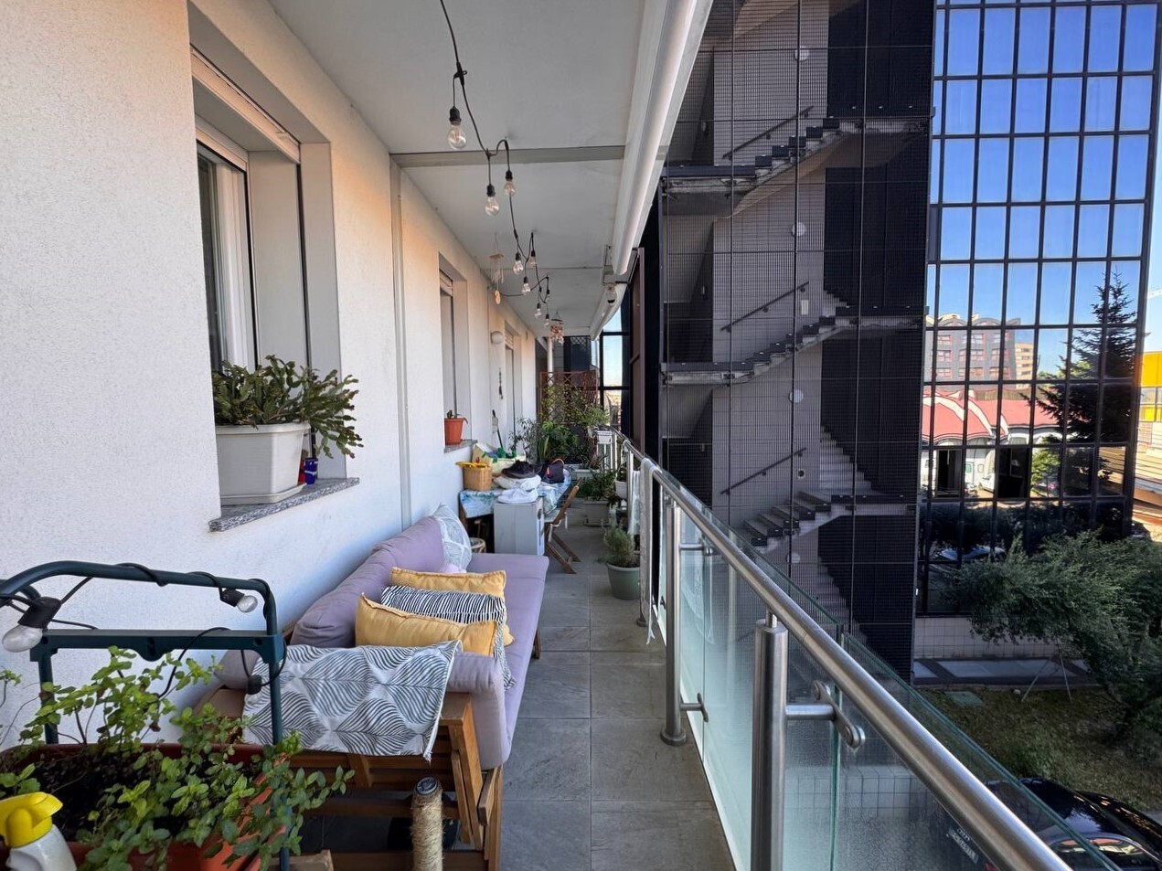 Trilocale con terrazzo in via noto 10a, Milano