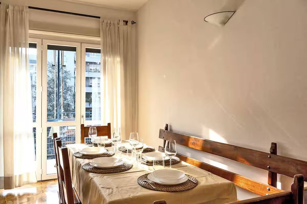 Trilocale con terrazzo in via bronzino 6, Milano