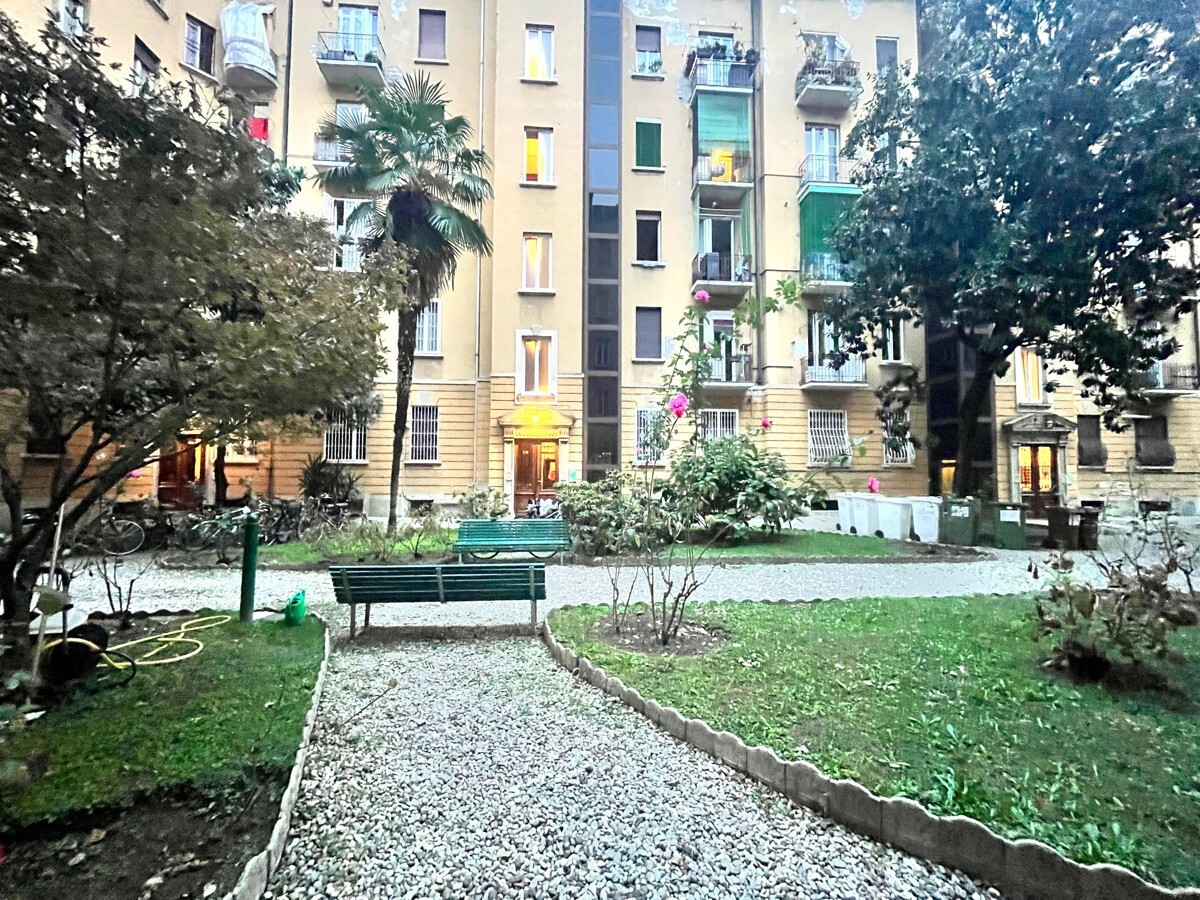 Monolocale con giardino in via ampere 40, Milano