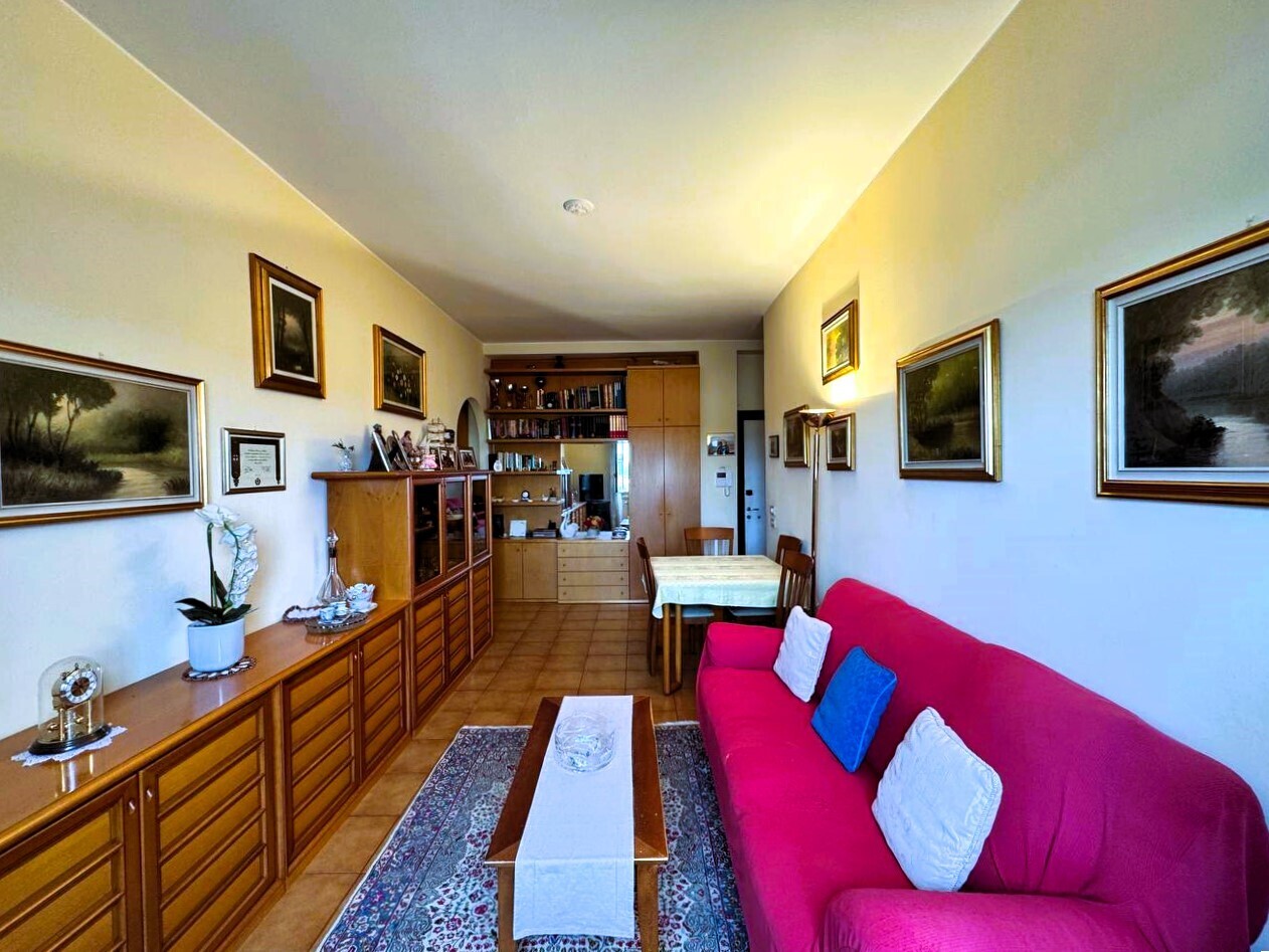 Bilocale da ristrutturare in via vodice 7, Milano