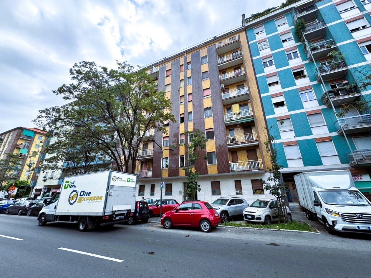 Bilocale da ristrutturare in via vodice 7, Milano