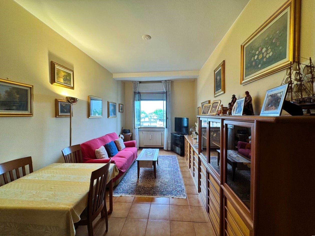 Bilocale da ristrutturare in via vodice 7, Milano