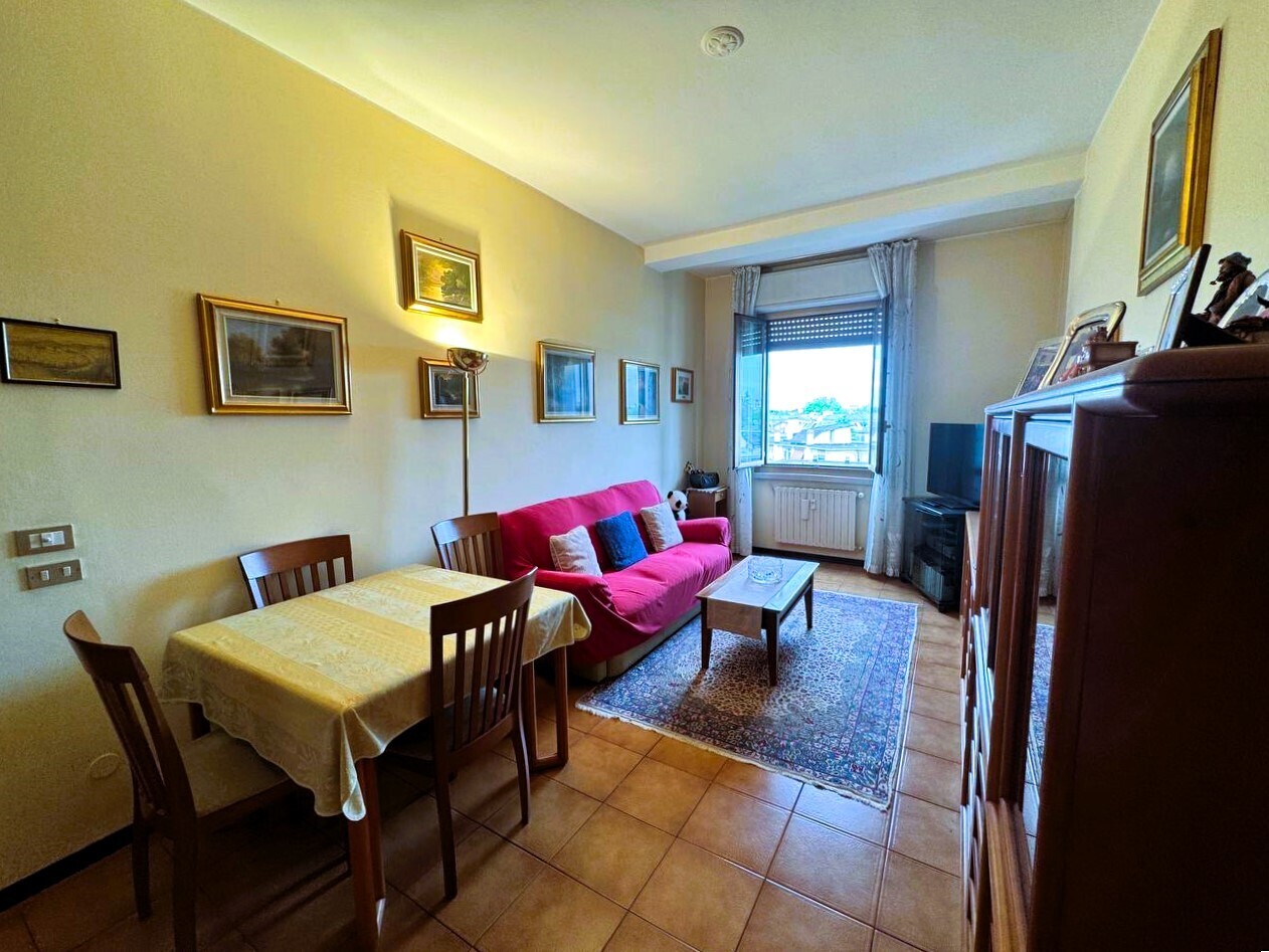 Bilocale da ristrutturare in via vodice 7, Milano