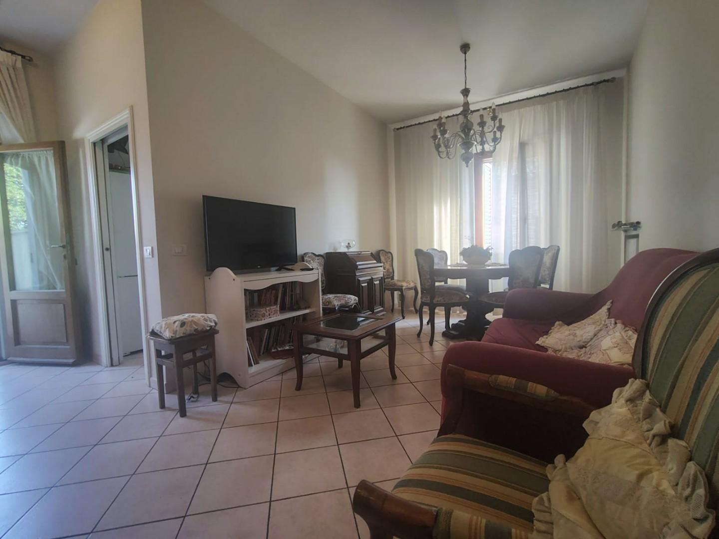 Appartamento con terrazzo, Siena costalpino