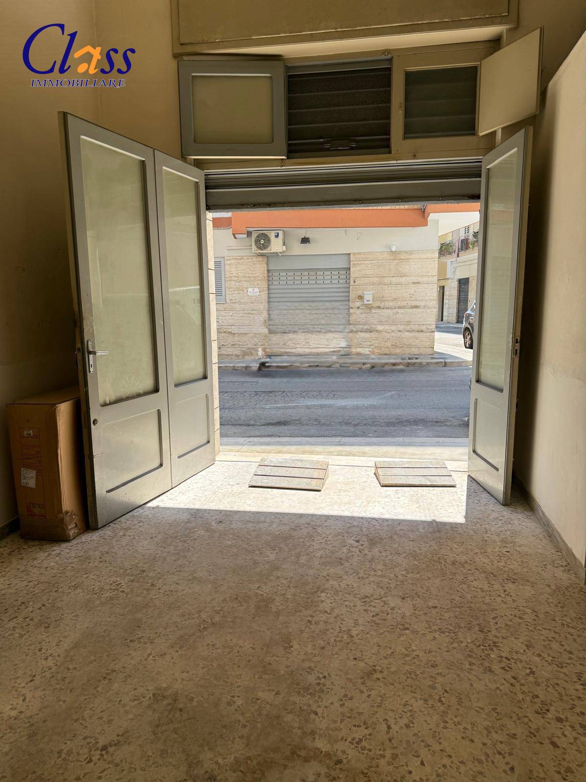 Box o garage in vendita a Giovinazzo