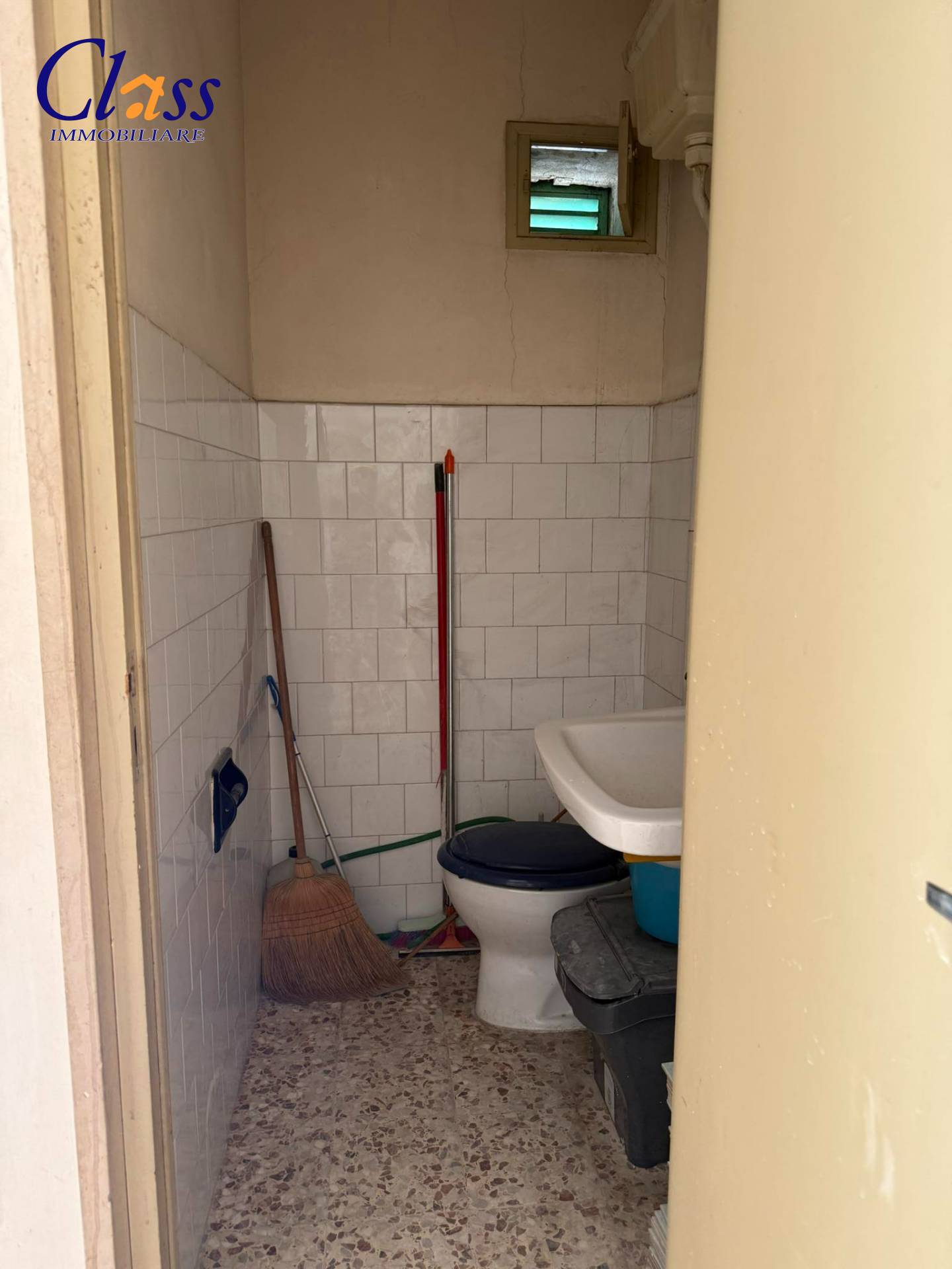 Box o garage in vendita a Giovinazzo