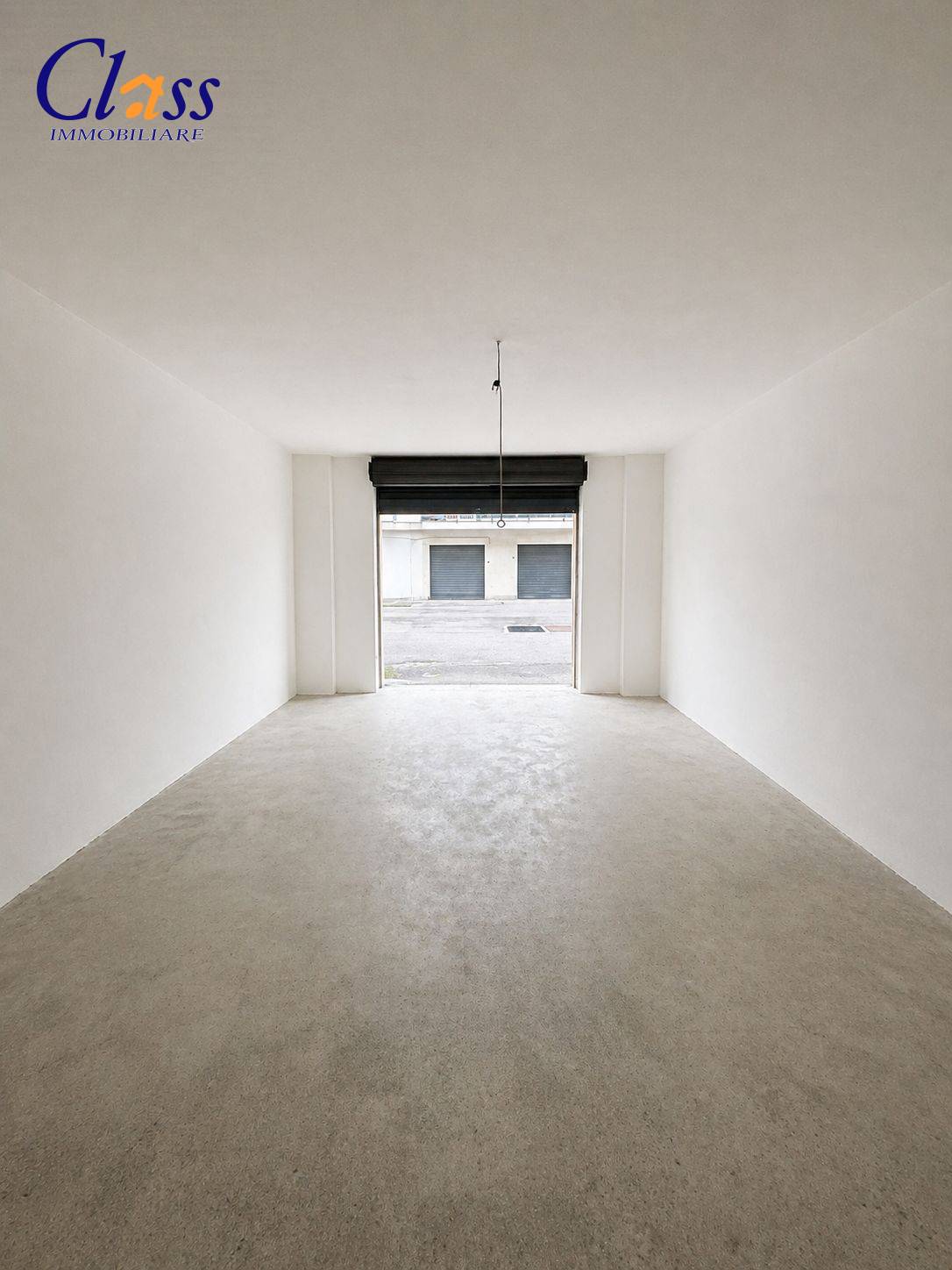Box o garage in vendita a Giovinazzo