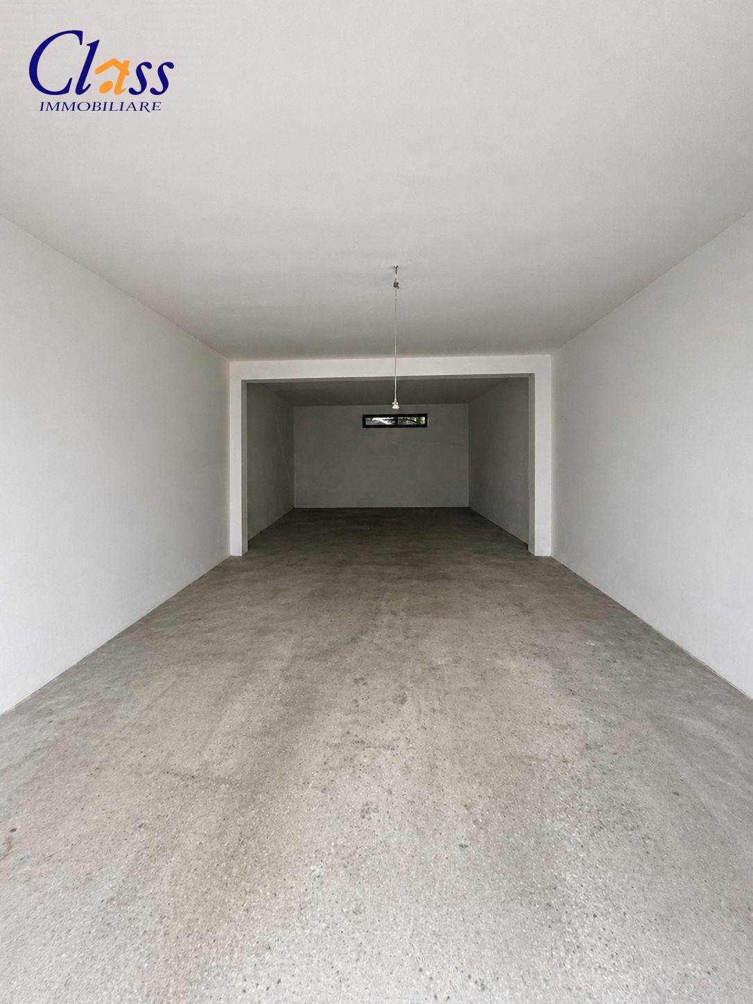 Box o garage in vendita a Giovinazzo