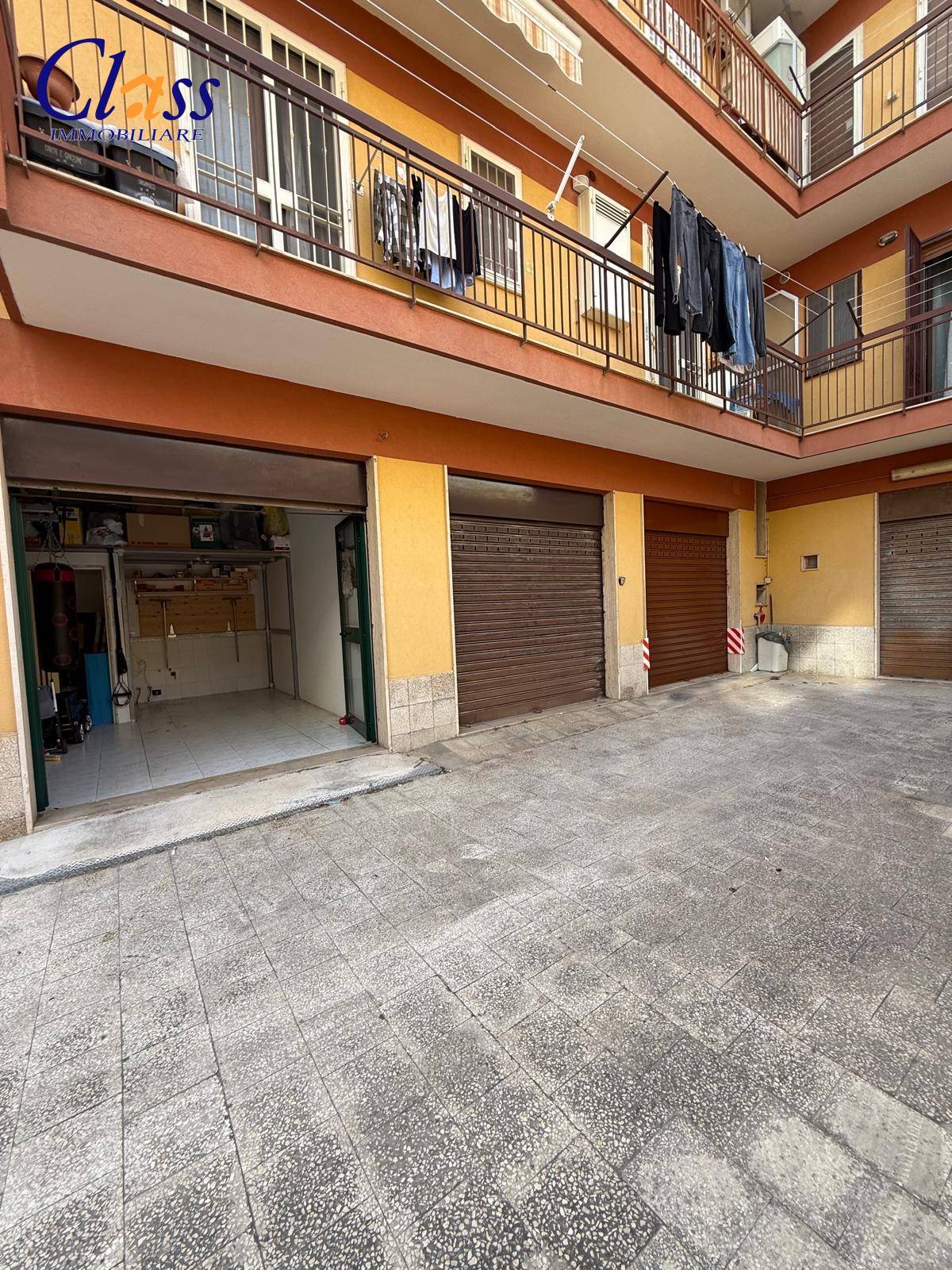 Box o garage in vendita a Giovinazzo