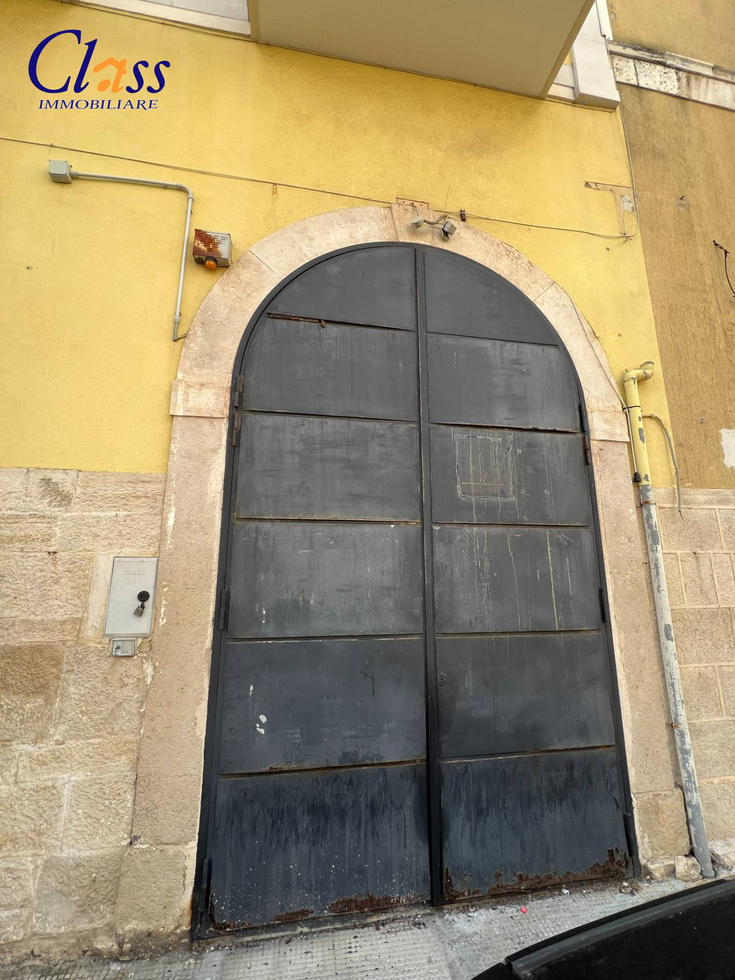 Locale commerciale in vendita a Giovinazzo