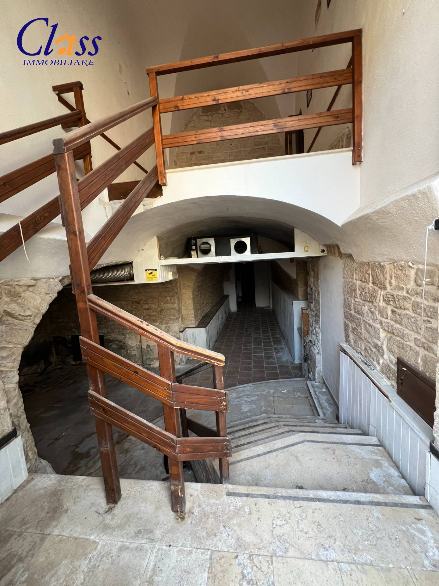 Locale commerciale in vendita a Giovinazzo