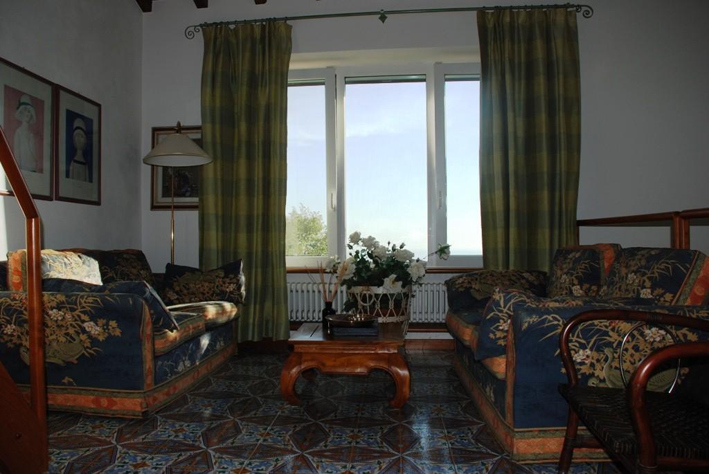 Villa con giardino a Pietrasanta