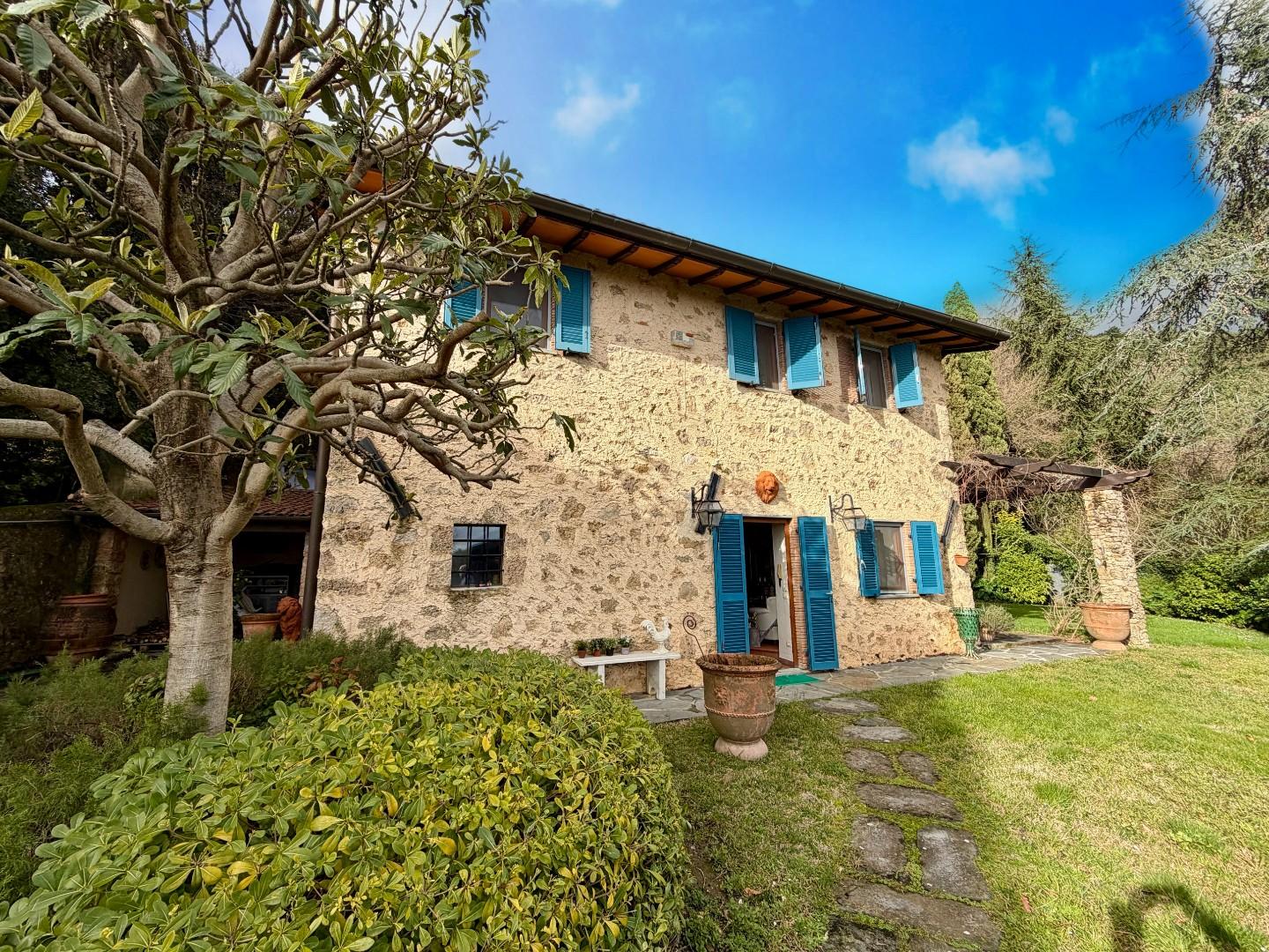 Rustico con giardino, Pietrasanta capezzano