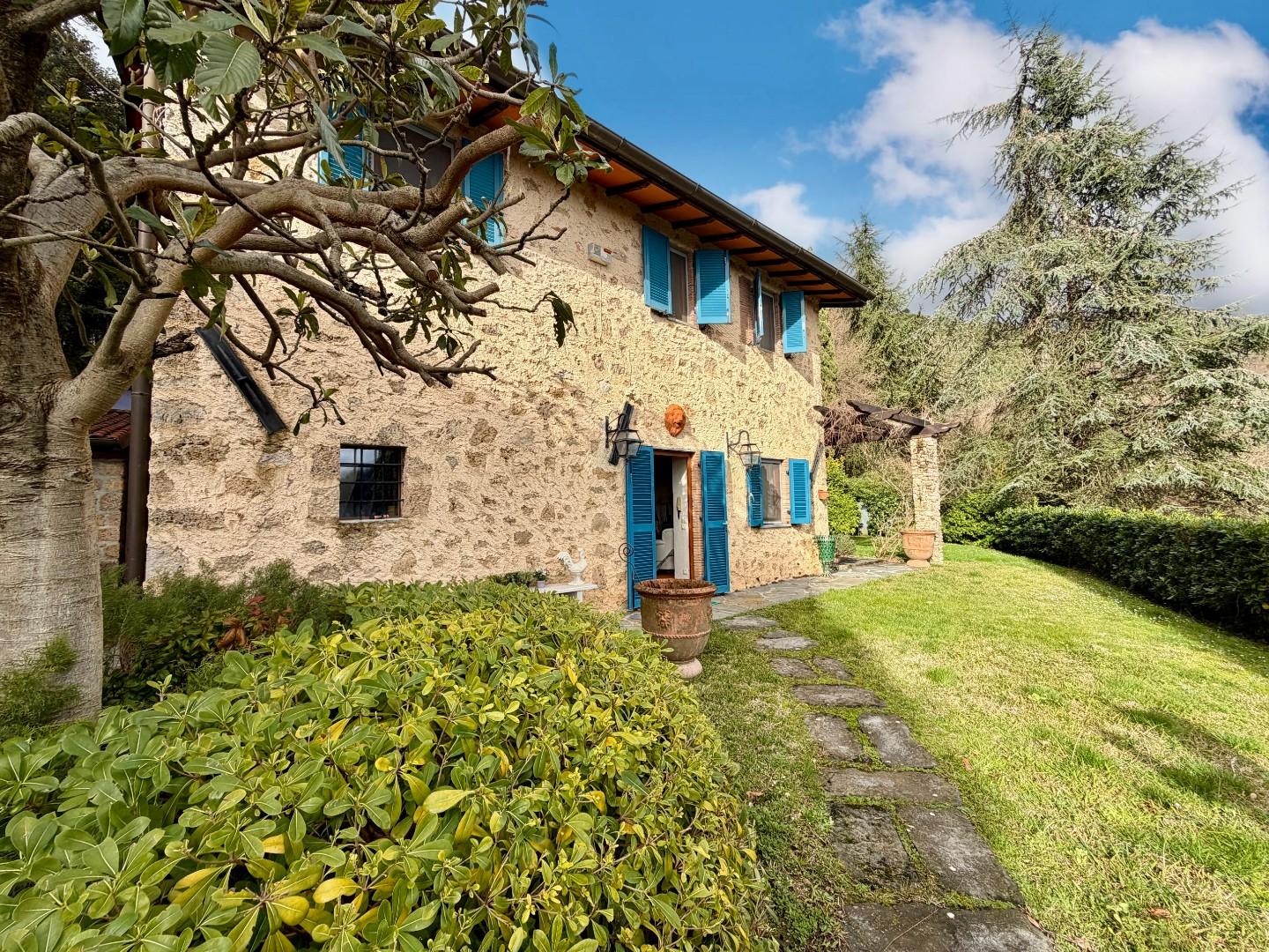 Rustico con giardino, Pietrasanta capezzano