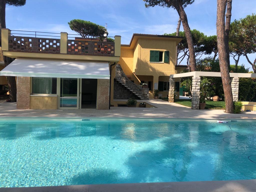 Villa con terrazzo, Pietrasanta marina di
