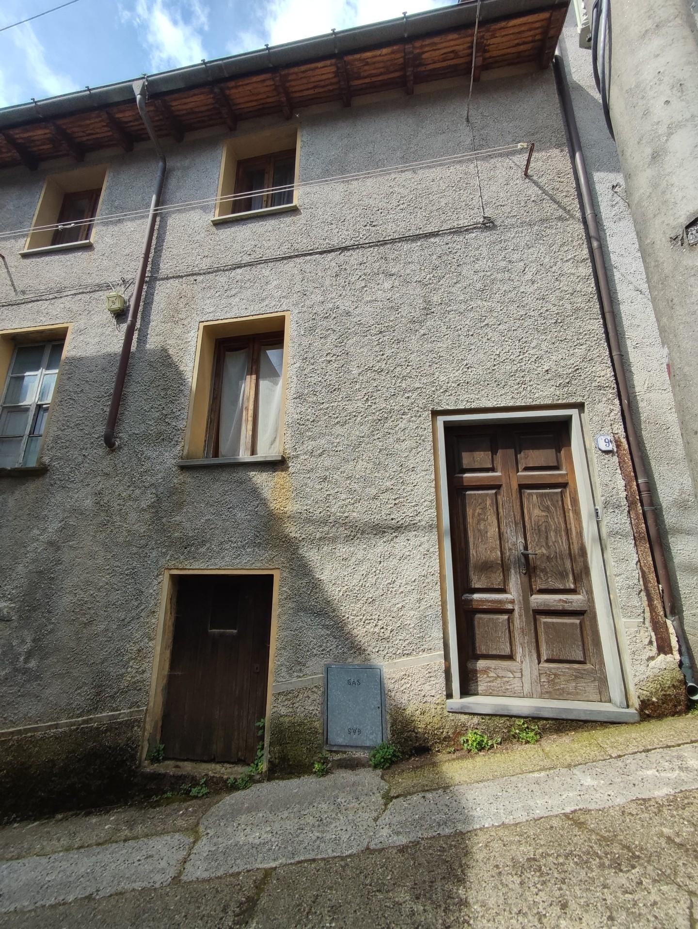 Casa indipendente da ristrutturare a Pietrasanta