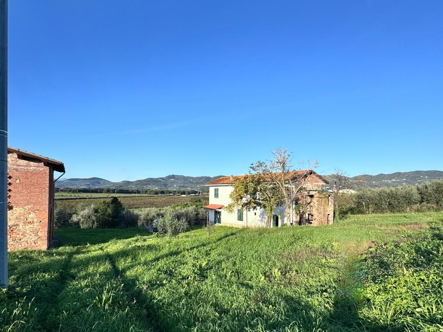 Rustico in vendita a Lamporecchio