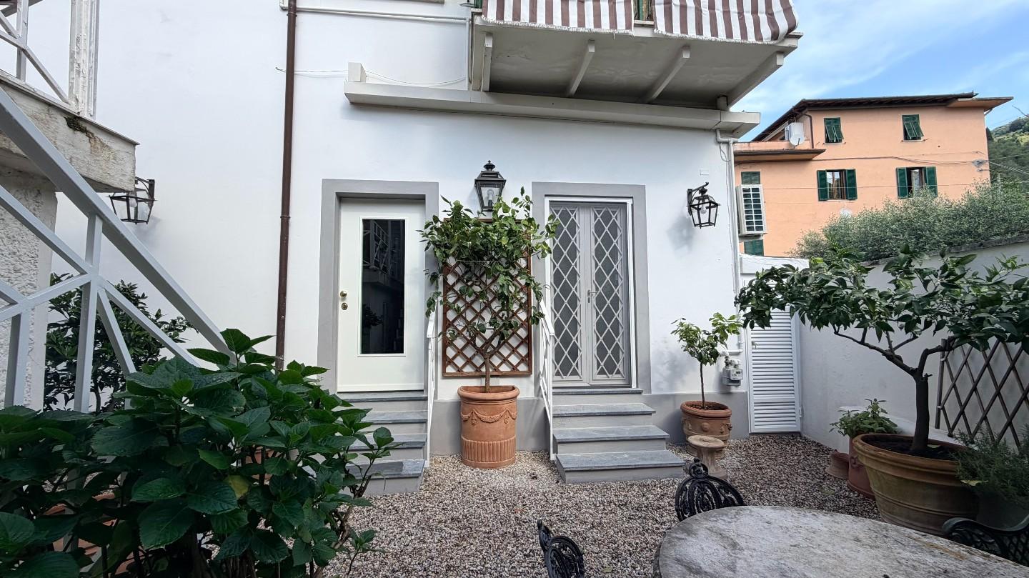 Bilocale con giardino, Pietrasanta capriglia