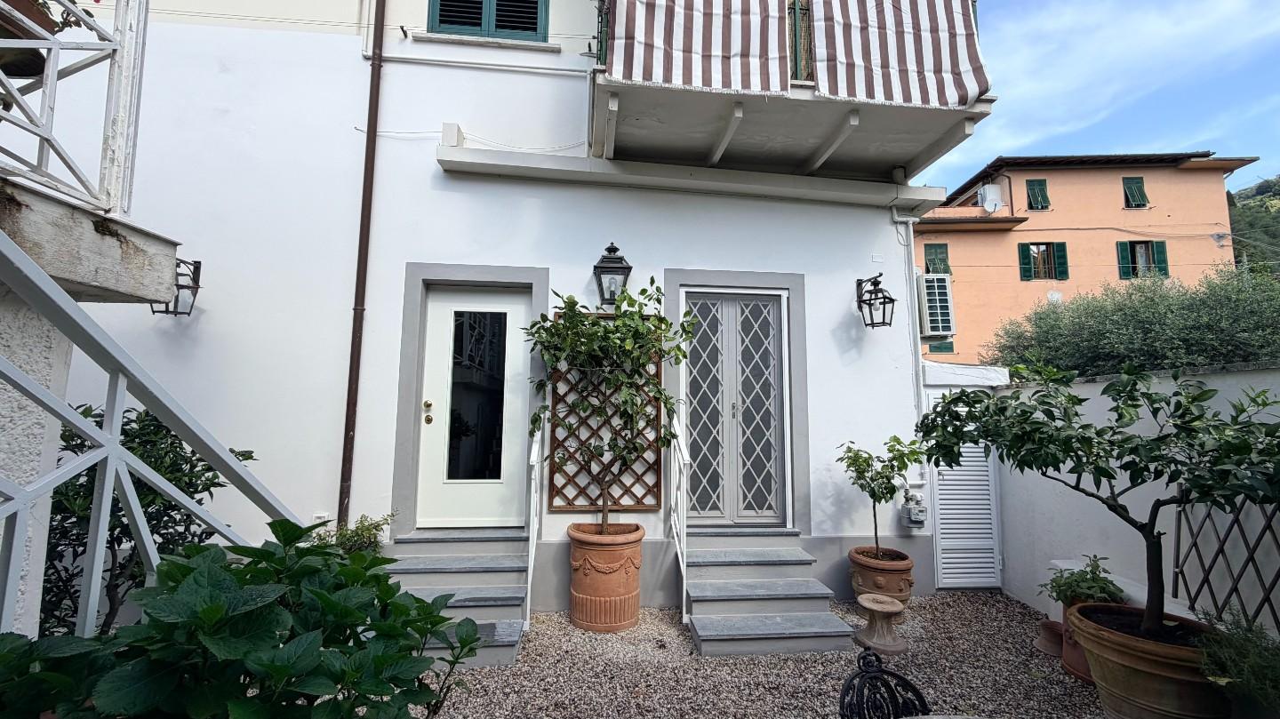 Bilocale con giardino, Pietrasanta capriglia