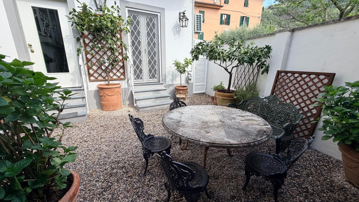 Bilocale con giardino, Pietrasanta capriglia