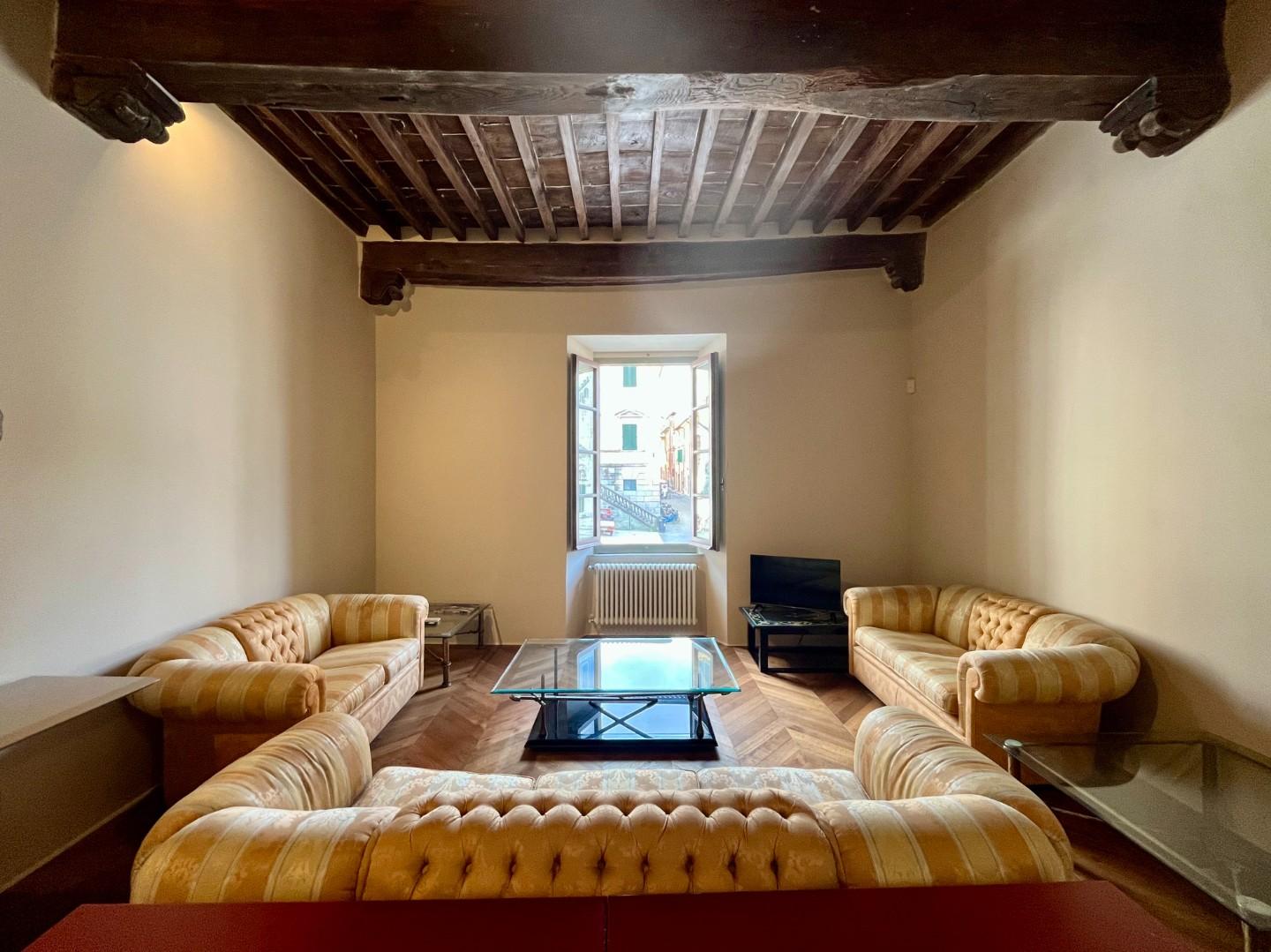Quadrilocale in affitto a Pietrasanta