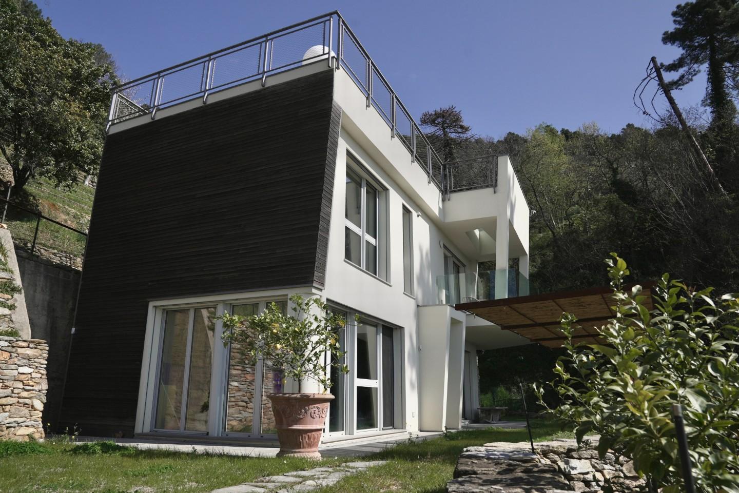 Villa con giardino a Pietrasanta