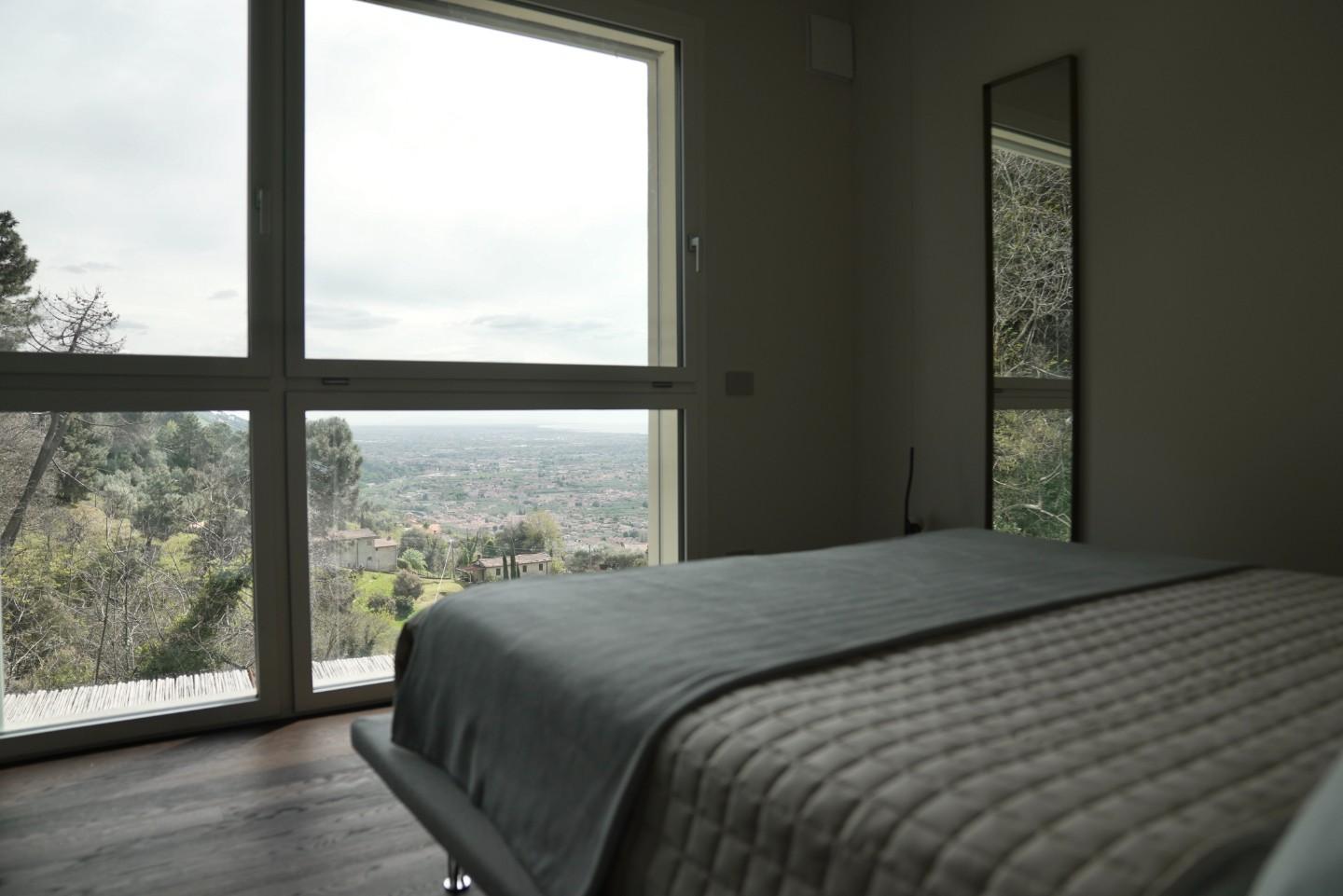 Villa con giardino a Pietrasanta